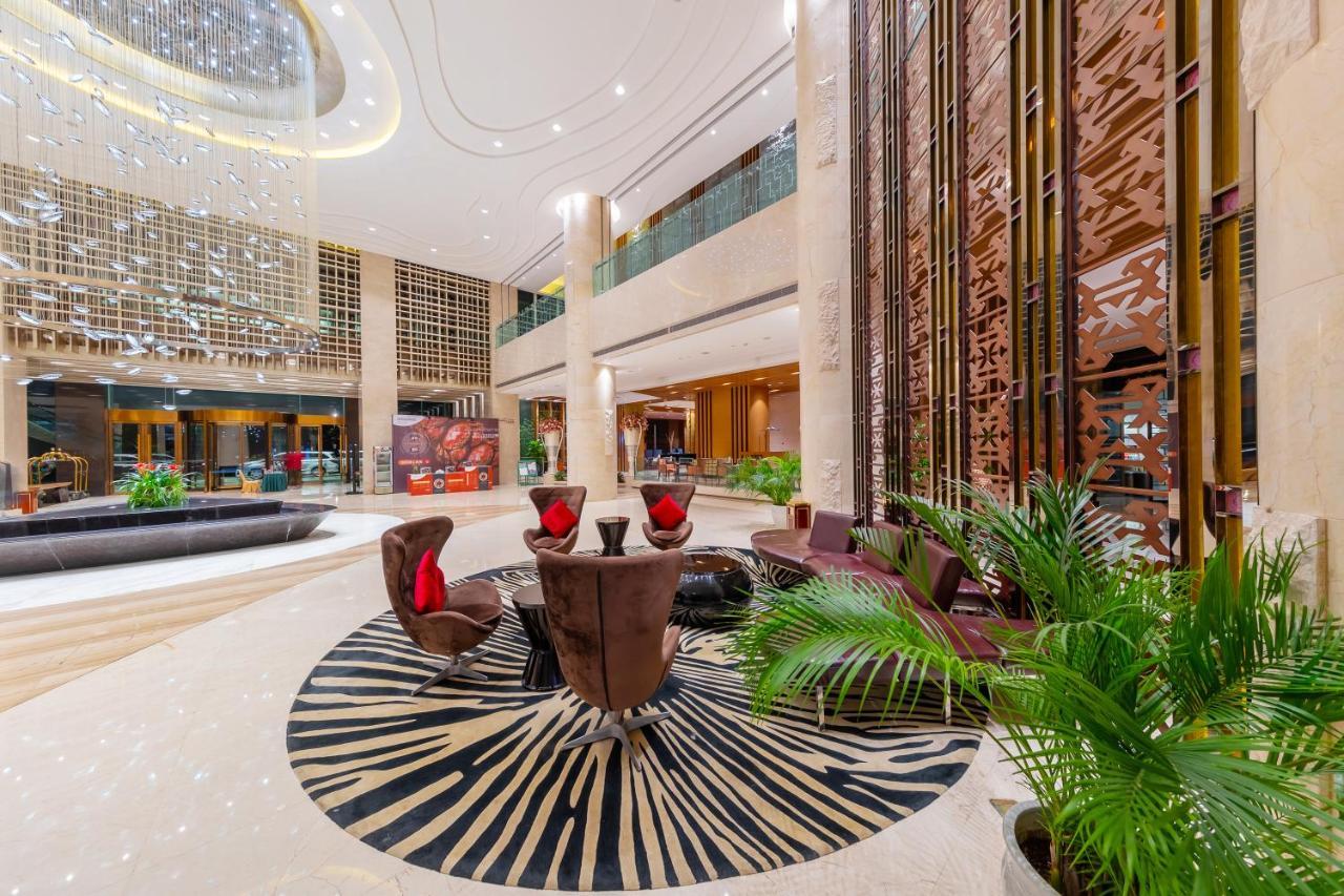 Movenpick Hotel Енши Екстериор снимка