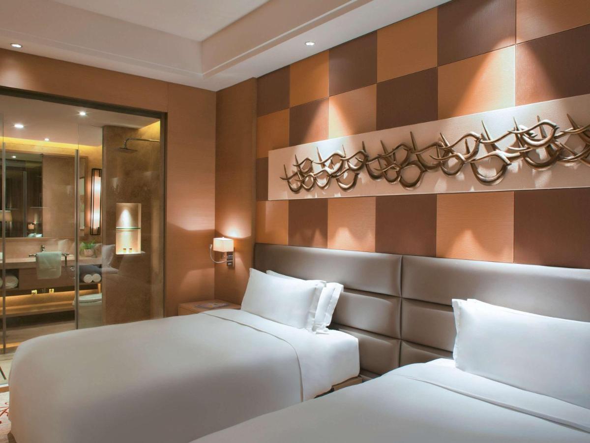 Movenpick Hotel Енши Екстериор снимка