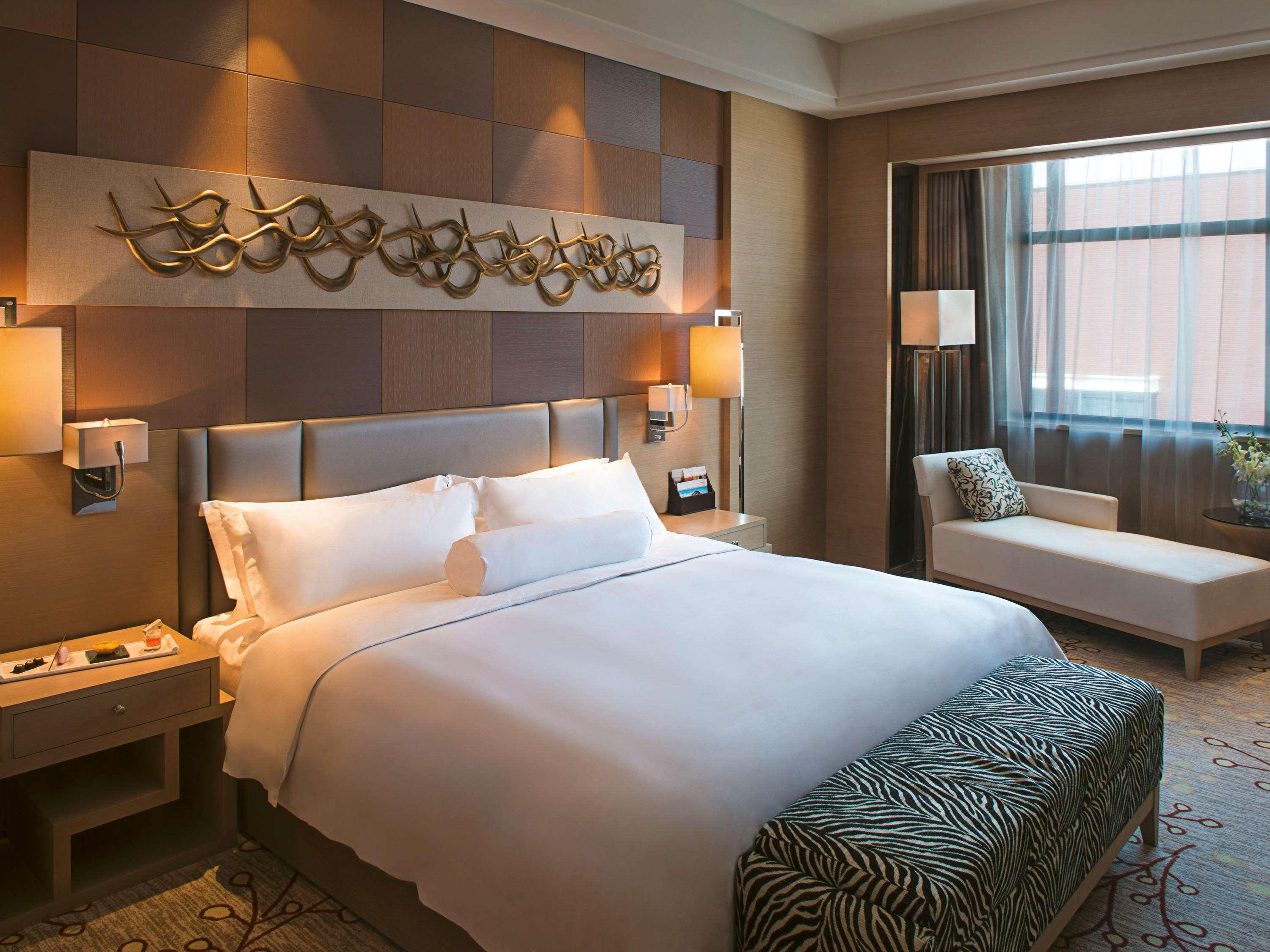 Movenpick Hotel Енши Екстериор снимка