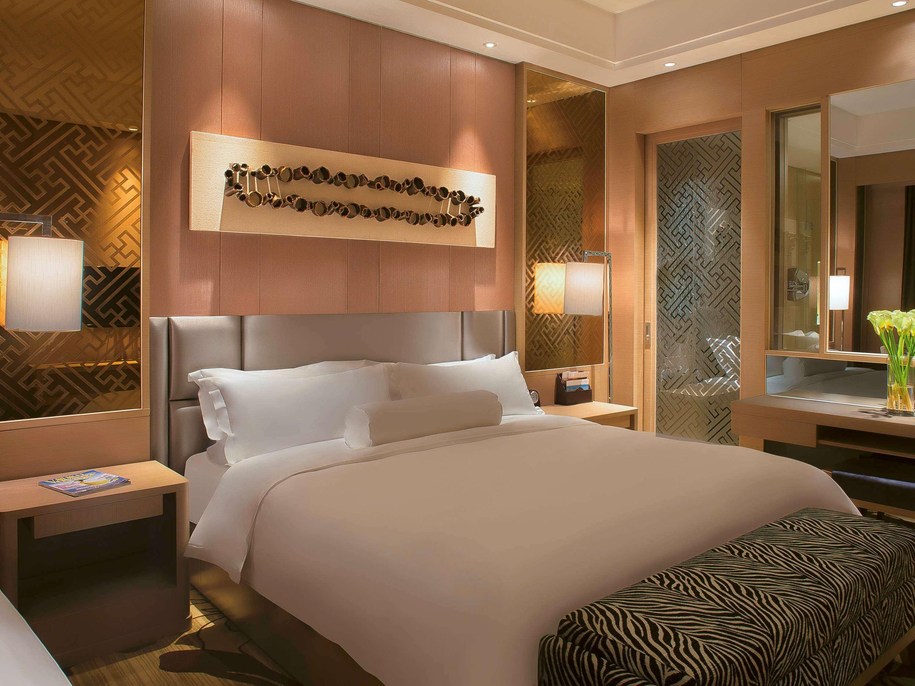Movenpick Hotel Енши Екстериор снимка