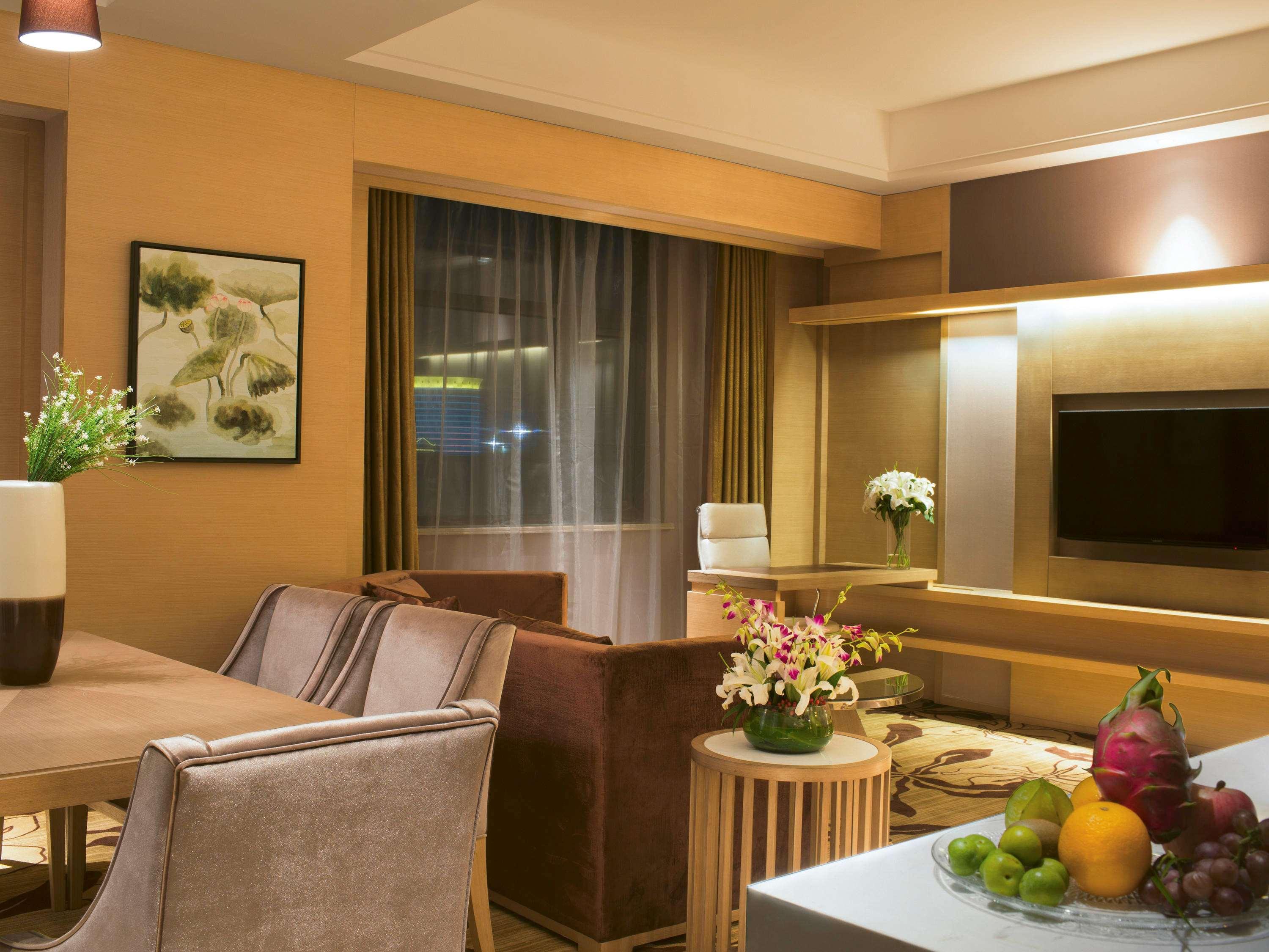 Movenpick Hotel Енши Екстериор снимка