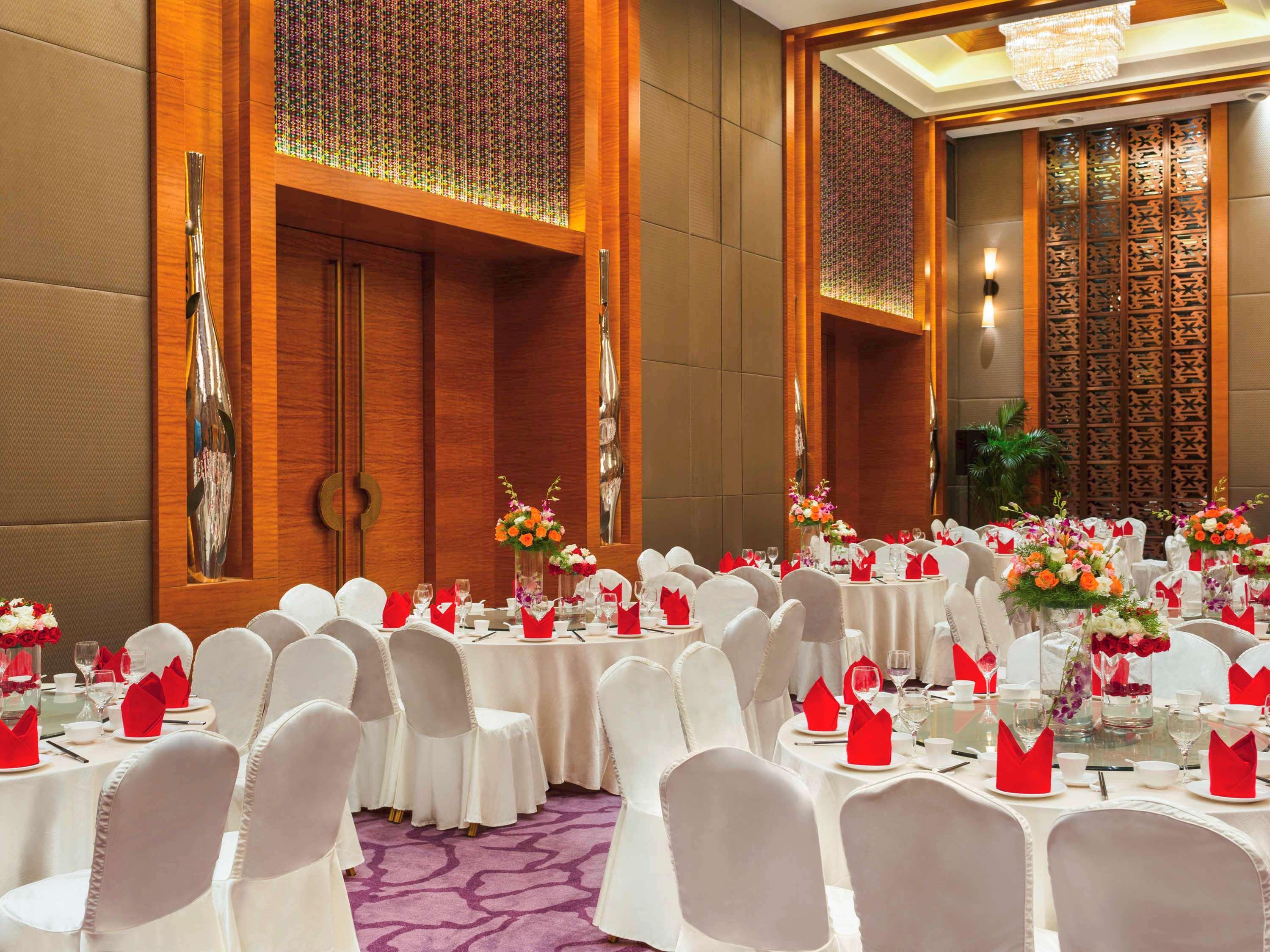 Movenpick Hotel Енши Екстериор снимка