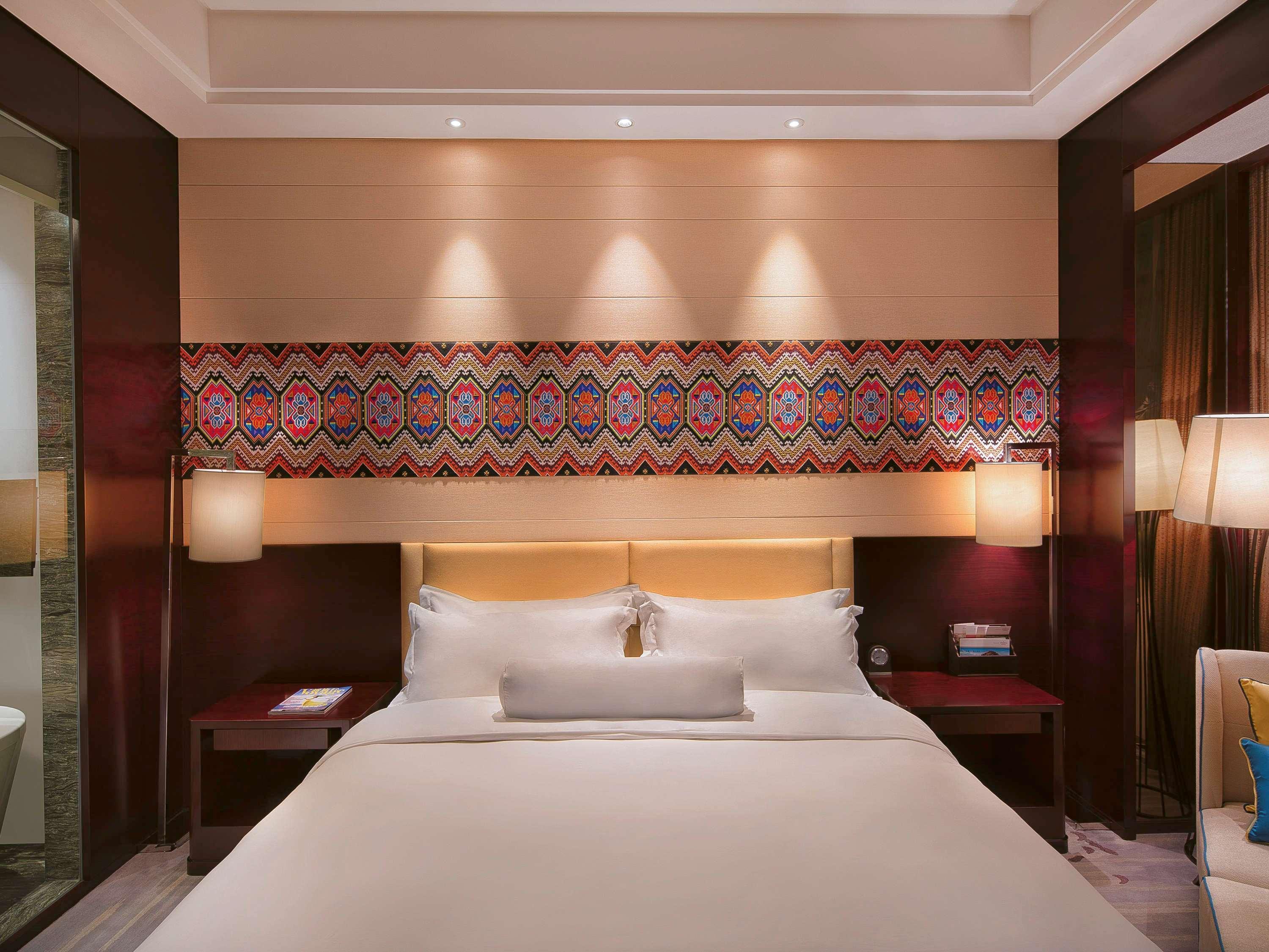 Movenpick Hotel Енши Екстериор снимка