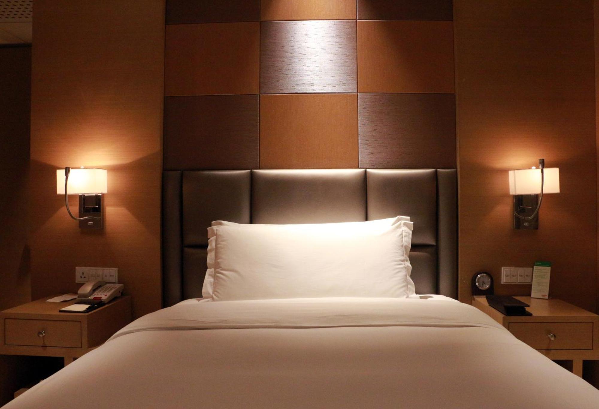 Movenpick Hotel Енши Екстериор снимка