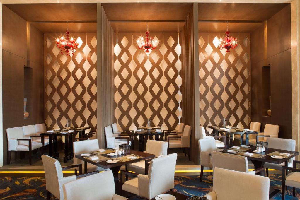 Movenpick Hotel Енши Екстериор снимка