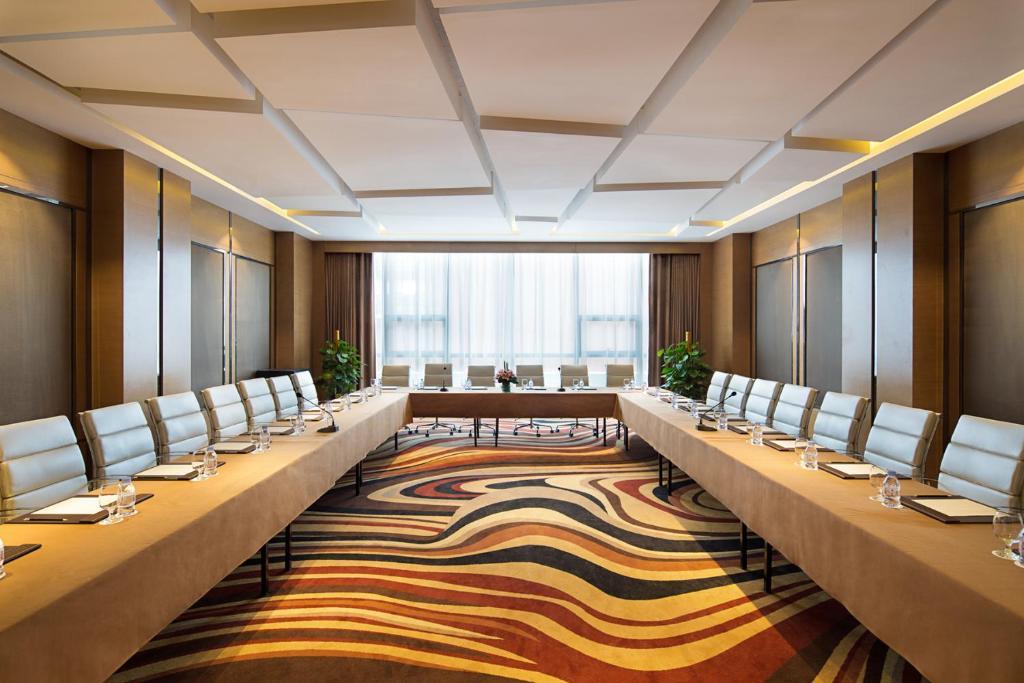 Movenpick Hotel Енши Екстериор снимка