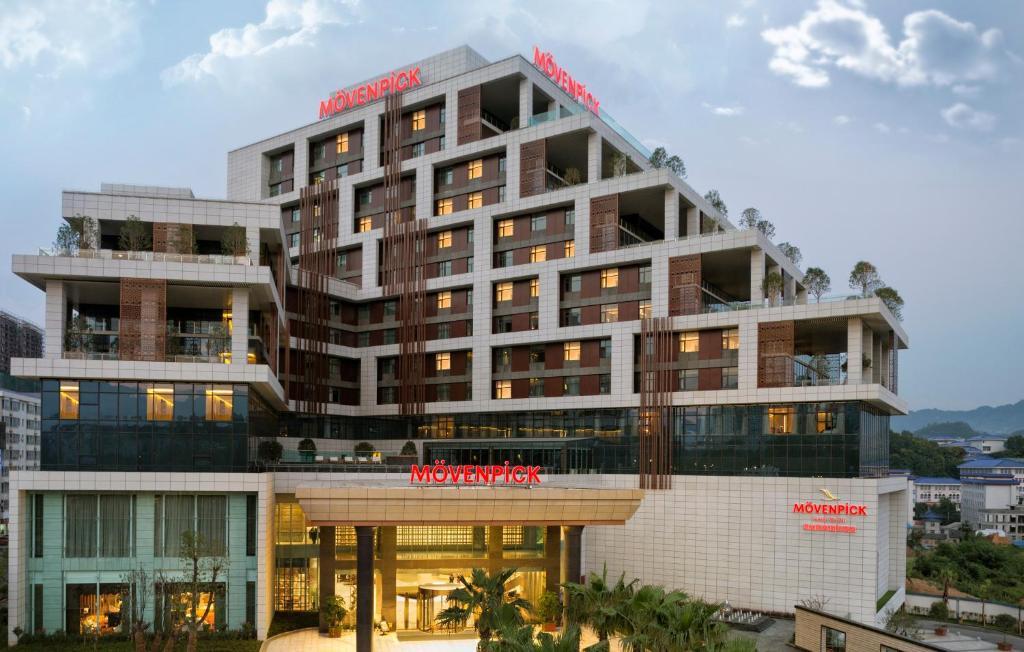 Movenpick Hotel Енши Екстериор снимка